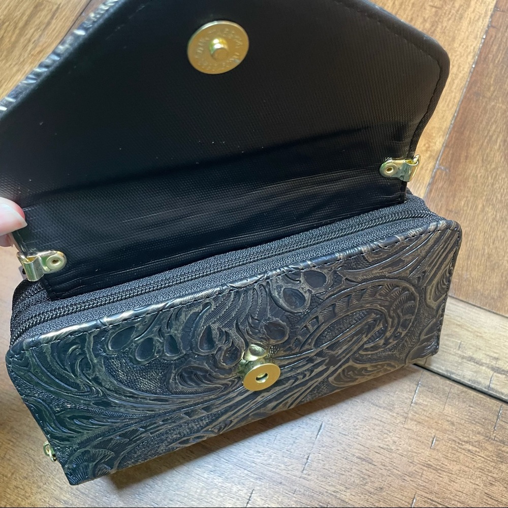 L&B Black & Gold tooled crossbody strap wallet - Picture 5 of 9